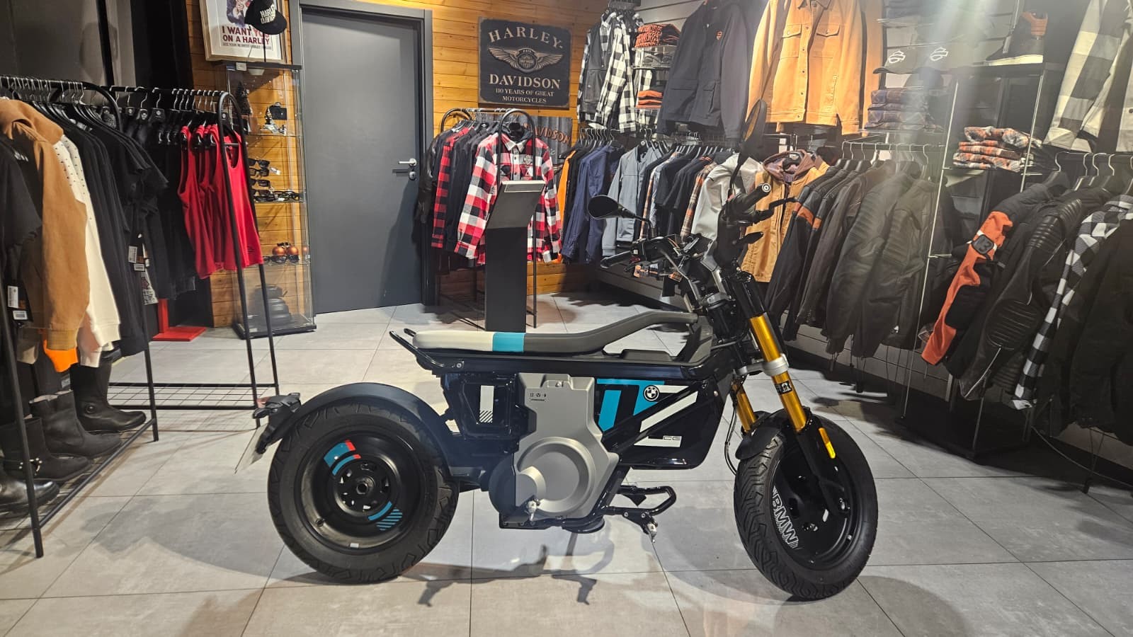 BMW EC 02 | Ano: 2024 | kms: 3050 | Preço: 6000€